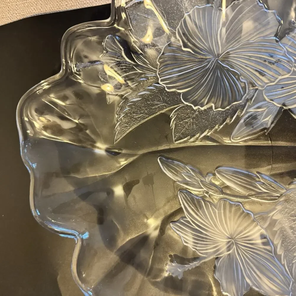 Savoir Vivre Etched Frosted 12” Glass Serving Plate Hibiscus‎ Design